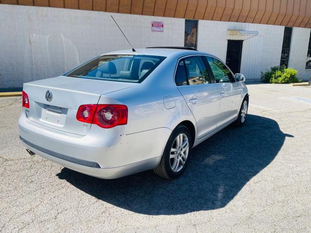 3VWEG71K67M192619 - 2007 VOLKSWAGEN JETTA WOLFSBURG 银色 照片 4