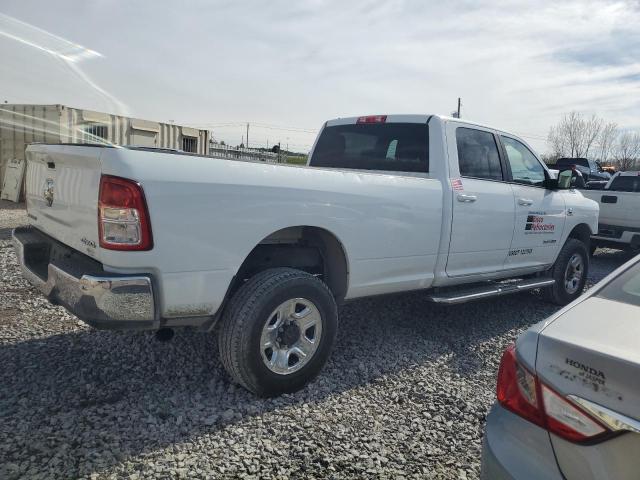 3C6UR5JL1NG123958 - 2022 RAM 2500 BIG HORN/LONE STAR WHITE photo 3