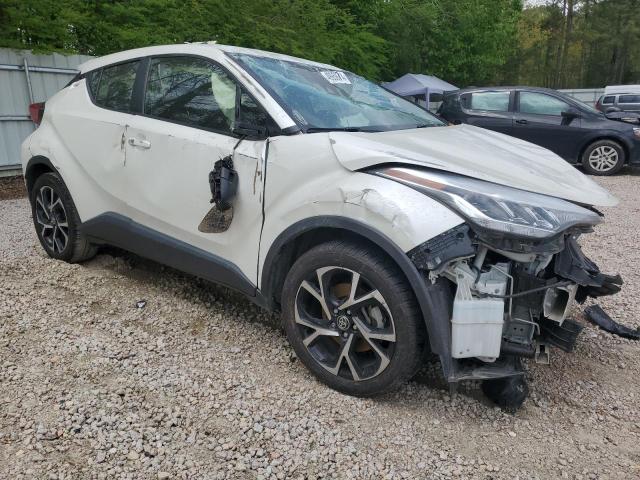 JTNKHMBX1M1097790 - 2021 TOYOTA C-HR XLE WHITE photo 4