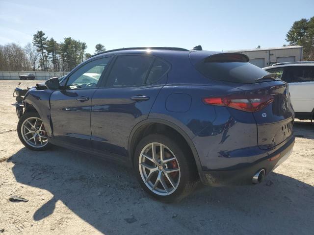 ZASFAKNN2J7C17637 - 2018 ALFA ROMEO STELVIO TI SPORT BLUE photo 2