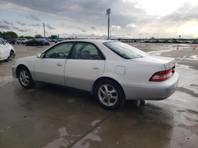 JT8BF28G310307568 - 2001 LEXUS ES 300 WHITE photo 2