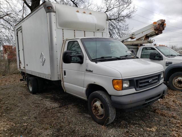 1FDXE45S17DB32717 - 2007 FORD E450 WHITE photo 1