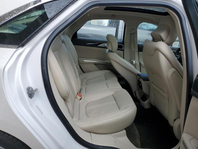 3LN6L2JKXGR604562 - 2016 LINCOLN MKZ WHITE photo 10