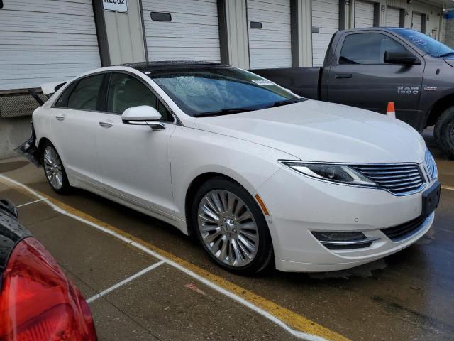 3LN6L2JKXGR604562 - 2016 LINCOLN MKZ WHITE photo 4