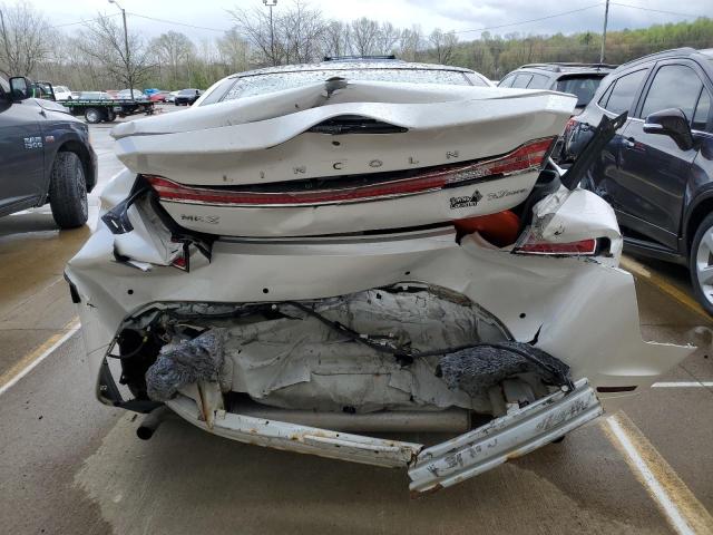 3LN6L2JKXGR604562 - 2016 LINCOLN MKZ WHITE photo 6
