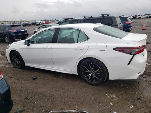 4T1G11AK2NU628946 - 2022 TOYOTA CAMRY SE WHITE photo 2