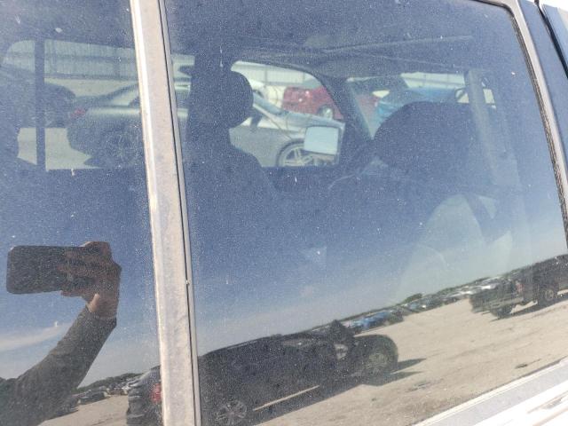 5LMFU28R94LJ08501 - 2004 LINCOLN NAVIGATOR ვერცხლისფერი ფოტო 10