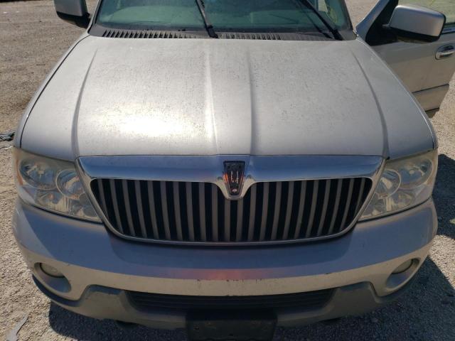 5LMFU28R94LJ08501 - 2004 LINCOLN NAVIGATOR SILVER photo 11