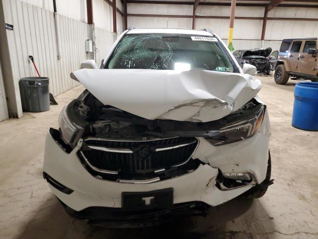 KL4CJFSB7JB699686 - 2018 BUICK ENCORE PREFERRED II WHITE photo 5