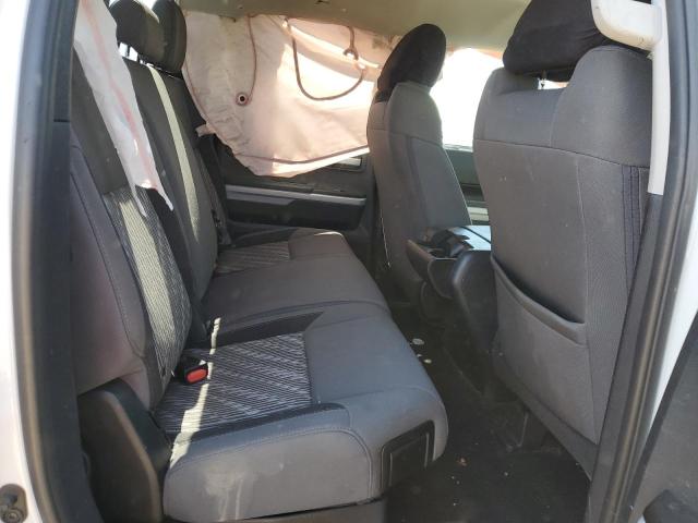 5TFUY5F19KX804606 - 2019 TOYOTA TUNDRA DOUBLE CAB SR/SR5 WHITE photo 10