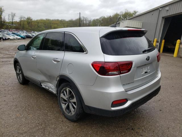 5XYPGDA56LG679413 - 2020 KIA SORENTO S SILVER photo 2