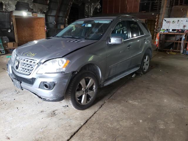 4JGBB8GB5BA671309 - 2011 MERCEDES-BENZ ML 350 4MATIC GRAY photo 2