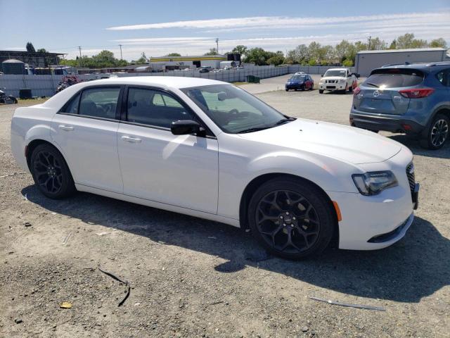 2C3CCAAG3KH595323 - 2019 CHRYSLER 300 TOURING WHITE photo 4