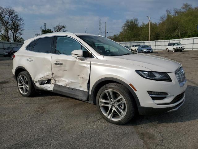 5LMCJ3D9XKUL09368 - 2019 LINCOLN MKC RESERVE WHITE photo 4