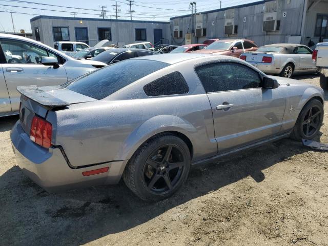 1ZVHT80N475320176 - 2007 FORD MUSTANG GRAY photo 4