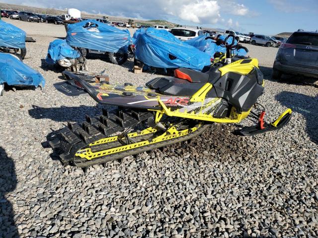 2BPSTPLD0LV000525 - 2020 SKI DOO SUMMIT X 8 YELLOW photo 4