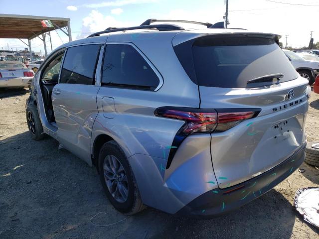 5TDKRKECXMS040957 - 2021 TOYOTA SIENNA LE SILVER photo 2