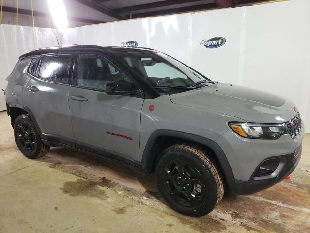 3C4NJDDN6PT527960 - 2023 JEEP COMPASS TRAILHAWK GRAY photo 4