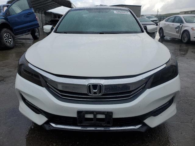 1HGCR2F5XGA032445 - 2016 HONDA ACCORD SPORT WHITE photo 5