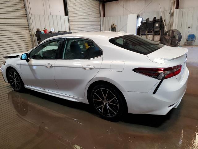 4T1G11AK8RU903404 - 2024 TOYOTA CAMRY SE NIGHT SHADE WHITE photo 2