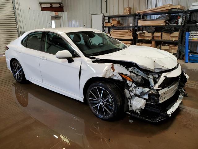 4T1G11AK8RU903404 - 2024 TOYOTA CAMRY SE NIGHT SHADE WHITE photo 4