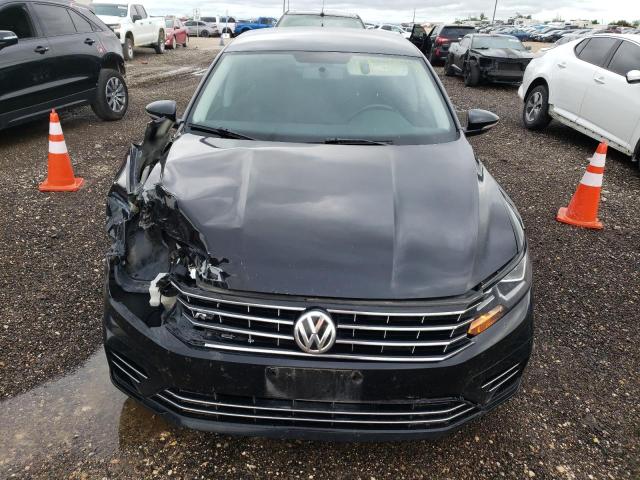 1VWDT7A37HC055935 - 2017 VOLKSWAGEN PASSAT R-LINE أسود صورة 5