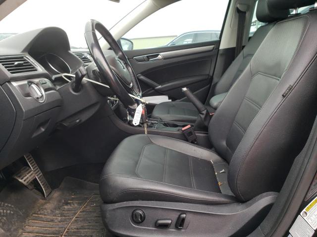 1VWDT7A37HC055935 - 2017 VOLKSWAGEN PASSAT R-LINE أسود صورة 7