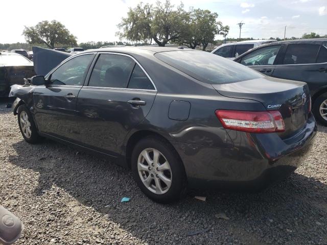 4T1BF3EK4BU695304 - 2011 TOYOTA CAMRY BASE GRAY photo 2