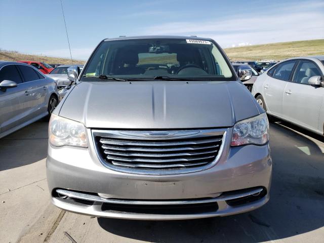 2C4RC1CG0DR664954 - 2013 CHRYSLER TOWN & COU TOURING L SILVER photo 5