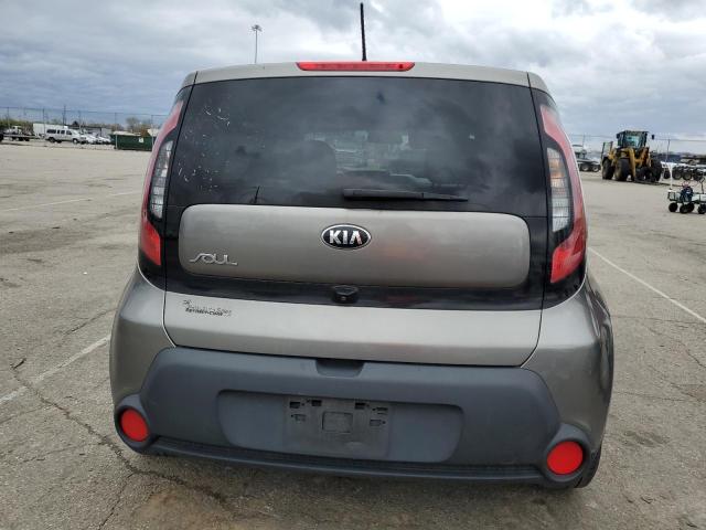 KNDJN2A25G7270909 - 2016 KIA SOUL GRAY photo 6