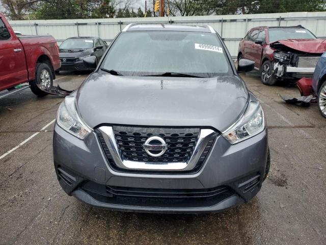 3N1CP5CU7JL521616 - 2018 NISSAN KICKS S GRAY photo 5