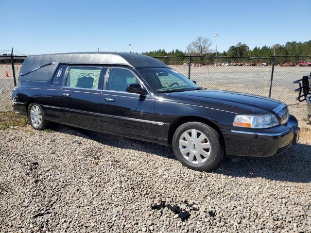 1LJFM81WX3Y681139 - 2003 LINCOLN TOWN CAR EXECUTIVE Schwarz Foto 4