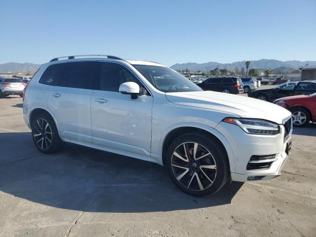 YV4A22PK1K1441499 - 2019 VOLVO XC90 T6 MOMENTUM WHITE photo 4