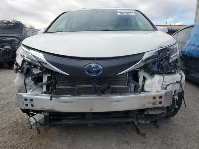 5TDJRKEC4MS008615 - 2021 TOYOTA SIENNA XLE WHITE photo 5