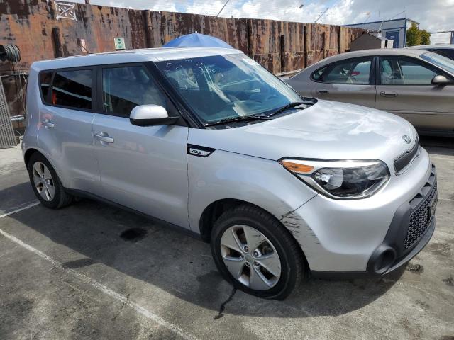 KNDJN2A22G7871159 - 2016 KIA SOUL SILVER photo 4