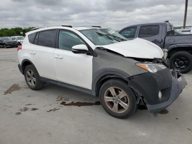 2T3WFREV0FW213780 - 2015 TOYOTA RAV4 XLE WHITE photo 4