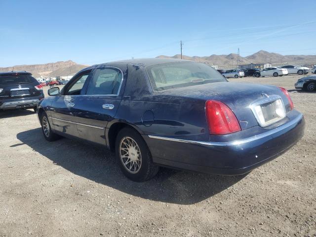 1LNHM82W21Y688766 - 2001 LINCOLN TOWN CAR SIGNATURE BLUE photo 2