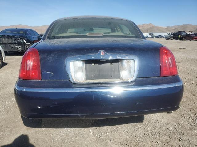 1LNHM82W21Y688766 - 2001 LINCOLN TOWN CAR SIGNATURE BLUE photo 6