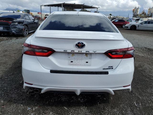 4T1G31AKXRU068027 - 2024 TOYOTA CAMRY SE NIGHT SHADE WHITE photo 6