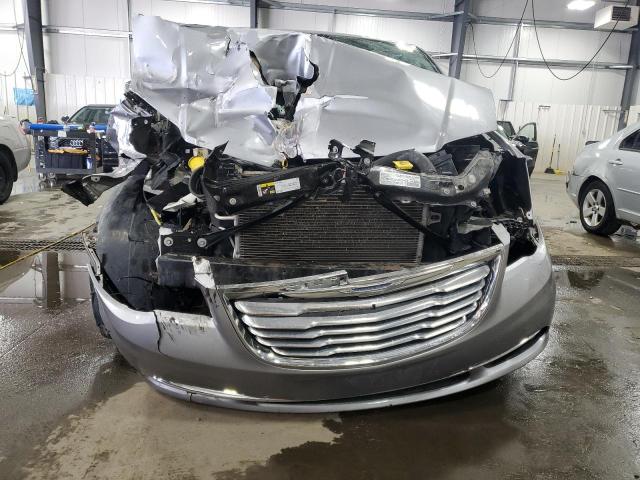 2C4RC1CG5ER108236 - 2014 CHRYSLER TOWN & COU TOURING L SILVER photo 5