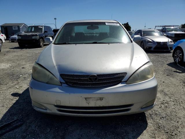 JTDBF32K740154640 - 2004 TOYOTA CAMRY LE SILVER photo 5