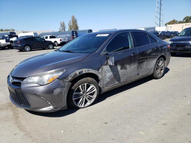 4T1BF1FK5HU727561 - 2017 TOYOTA CAMRY LE GRAY photo 1