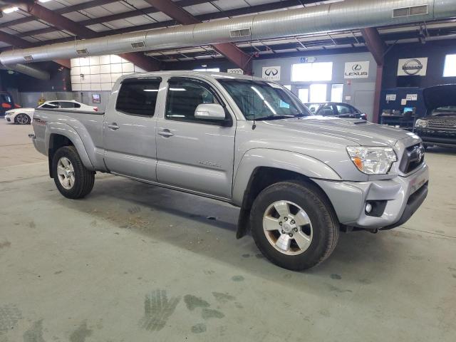3TMMU4FN0FM078753 - 2015 TOYOTA TACOMA DOUBLE CAB LONG BED SILVER photo 4