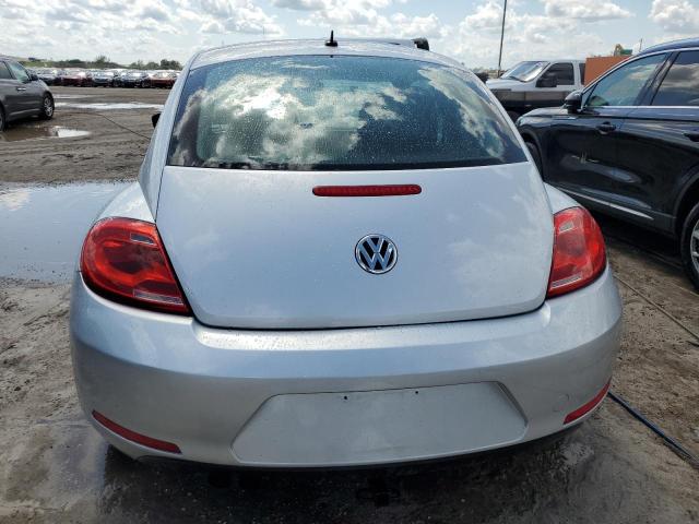 3VWF17ATXEM645894 - 2014 VOLKSWAGEN BEETLE SILVER photo 6