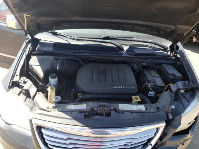 2A4RR8DG5BR797996 - 2011 CHRYSLER TOWN & COU TOURING L BLACK photo 12