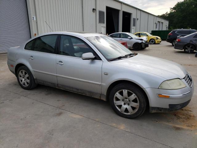 WVWRH63B61P295324 - 2001 VOLKSWAGEN PASSAT GLX Gümüş foto 4