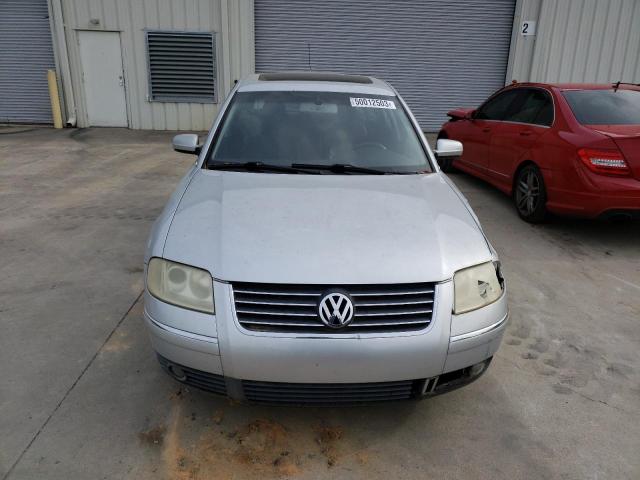 WVWRH63B61P295324 - 2001 VOLKSWAGEN PASSAT GLX Gümüş foto 5