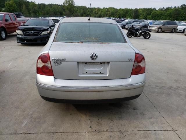 WVWRH63B61P295324 - 2001 VOLKSWAGEN PASSAT GLX Gümüş foto 6