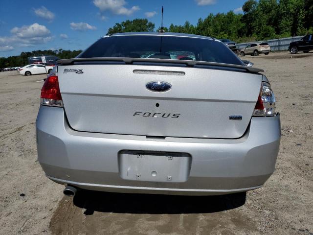 1FAHP36NX9W152418 - 2009 FORD FOCUS SES SILVER photo 6