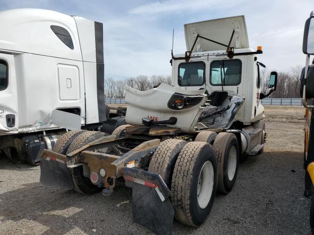 3AKJGEDV7FSGR9704 - 2015 FREIGHTLINER CASCADIA 125 WHITE photo 4